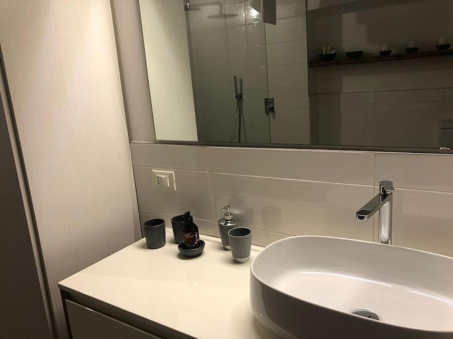 La Petite Maison - Two-Room Apartment แบร์กาโม ภายนอก รูปภาพ